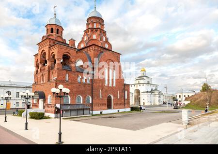 Wladimir, Russland - 19. September 2022: Kathedrale der Heiligen Dreifaltigkeit - die ehemalige Gläubige Kirche in Wladimir, erbaut im neorussischen Stil im Jahr 1913-191 Stockfoto