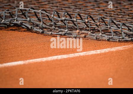 Roquebrune-Cap-Martin, Frankreich, Frankreich. 8. April 2023. Darstellung der Oberflächenreinigung während des Tennisturniers Rolex Monte-Carlo Masters 2023, ATP Masters 1000 im Monte-Carlo Country Club am 08. April 2023 in Roquebrune-Cap-Martin, Frankreich. (Kreditbild: © Matthieu Mirville/ZUMA Press Wire) NUR REDAKTIONELLE VERWENDUNG! Nicht für den kommerziellen GEBRAUCH! Stockfoto