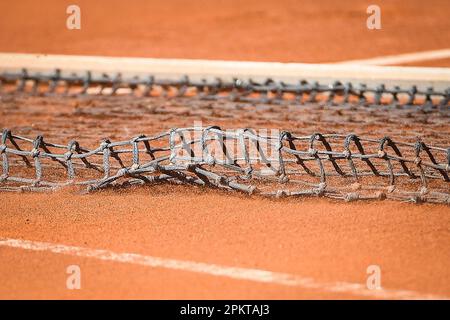 Roquebrune-Cap-Martin, Frankreich, Frankreich. 8. April 2023. Darstellung der Oberflächenreinigung während des Tennisturniers Rolex Monte-Carlo Masters 2023, ATP Masters 1000 im Monte-Carlo Country Club am 08. April 2023 in Roquebrune-Cap-Martin, Frankreich. (Kreditbild: © Matthieu Mirville/ZUMA Press Wire) NUR REDAKTIONELLE VERWENDUNG! Nicht für den kommerziellen GEBRAUCH! Stockfoto