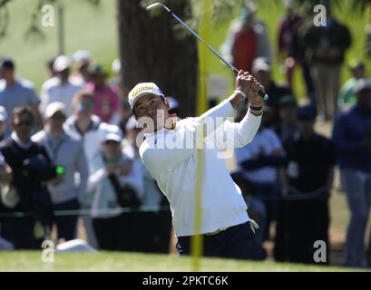 Augusta, Usa. 09. April 2023. Hideki Matsuyama spielt in der letzten Runde des 87. Masters Turniers im Augusta National Golf Club in Augusta, Georgia, am Sonntag, den 9. April 2023 auf das 7. Green. Foto von Bob Strong/UPI Credit: UPI/Alamy Live News Stockfoto