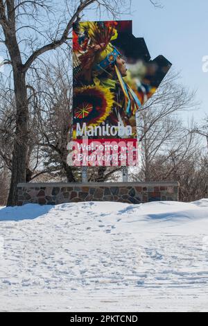 Willkommen im Schild der Provinz Manitoba an der Grenze zwischen Manitoba und Saskatchewan in Kirkella, Manitoba, Kanada Stockfoto
