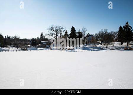 Blick auf den See von der Schwingbrücke in Wolseley, Saskatchewan, Kanada Stockfoto