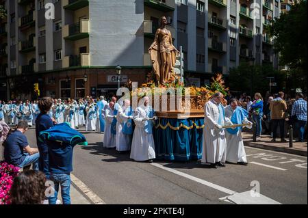 Glorreiche Begegnung (Encuentro Glorioso) am Ostersonntag in den Straßen von Saragossa, Aragon, Spanien Stockfoto