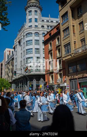 Glorreiche Begegnung (Encuentro Glorioso) am Ostersonntag in den Straßen von Saragossa, Aragon, Spanien Stockfoto