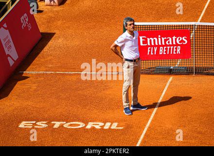 Estoril, Portugal. 09. April 2023. Schiedsrichter, Carlos Ramos von Portugal, der während des Finales des Millennium Estoril Open Turniers zwischen Miomir Kecmanovic und Casper Ruud auf der CTE-Clube de Ténis do Estoril gesehen wurde. Endstand: Casper Ruud 2:0 Miomir Kecmanovic. Kredit: SOPA Images Limited/Alamy Live News Stockfoto