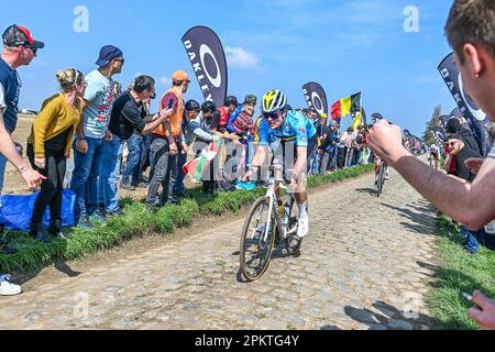 Gruson, Frankreich. 09. April 2023. Der belgische Reiter Lars Vanden Heede am Sonntag, den 9. April 2023 auf der Carrefour de Larbre in Gruson, Frankreich. Kredit: Sportpix/Alamy Live News Stockfoto