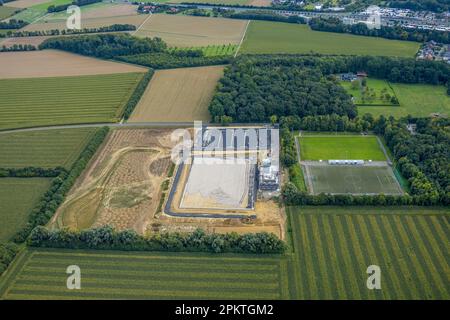 Luftaufnahme, Baustelle und Neubau Sportplatz Papenloh an der Lohschule im Bezirk Rhynern in Hamm, Ruhrgebiet, Nordrhein-Westpha Stockfoto