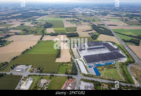 Luftaufnahme, Wiesen und Felder im Logistikzentrum Edeka und geplante Autobahnverbindung im Bezirk Rhynern in Hamm, Ruhrgebiet, Nordrhein-Westfalen Stockfoto