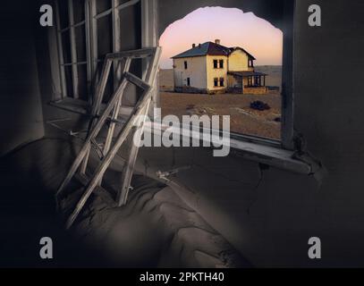 Kolmanskop ist eine Geisterstadt in der Namib-Wüste im Süden Namibias, nur wenige Kilometer vom Landesinneren entfernt Stockfoto