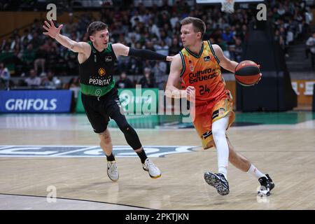 BADALONA, SPANIEN - 9. APRIL: Martin Hermannsson von Valencia Basket während des Spiels der ACB Liga Endesa zwischen Joventut Badalona und Valencia Basket im Palau Municipal D´Esports de Badalona am 9. April 2023 in Badalona, Spanien (Foto von David Ramirez/DAX Images) Stockfoto