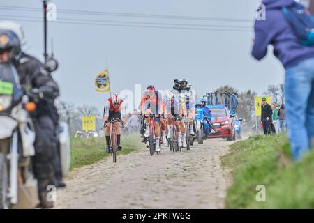 Frankreich. 09. April 2023. PARIS - ROUBAIX 120. Ausgabe Sonntag, 9. April 1. Van der poel M. (ADC) 5:28'41' 2. Philipsen J. (ADC) 46' 3. Van aert W. (TJV) 46 Min. Kredit: Phil Crow/Alamy Live News Stockfoto