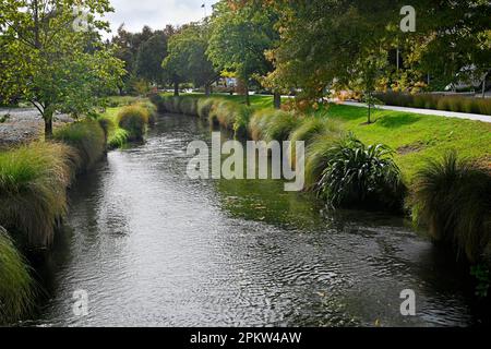 Der Fluss Avon an einem Ostersonntagnachmittag im Herbst, Christchurch, Neuseeland Stockfoto