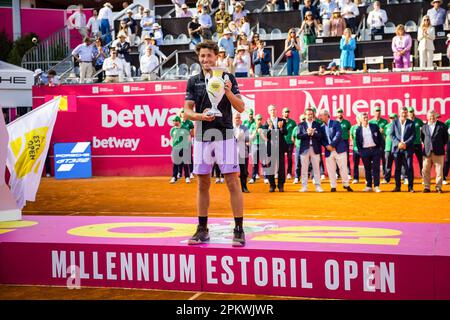 Estoril, Portugal. 09. April 2023. Casper Ruud aus Norwegen hält den ersten Platz bei den Millennium Estoril Open 2023 - ATP 250 Tennis Turnier. (Endstand; Casper Ruud 2:0 Miomir Kecmanovic) (Foto: Henrique Casinhas/SOPA Images/Sipa USA) SIPA USA/Alamy Live News Stockfoto