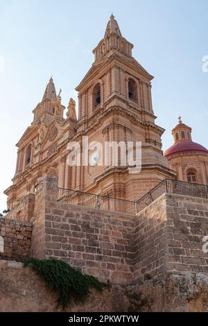 Fassadengemeinde Geburtskirche der Jungfrau Maria in Mellieha, Malta Stockfoto