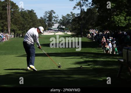 Japans Hideki Matsuyama auf dem 4.-Loch am 4. Tag des Golfturniers der 2023 Masters im Augusta National Golf Club in Augusta, Georgia, USA, am 9. April 2023. Kredit: Koji Aoki/AFLO SPORT/Alamy Live News Stockfoto