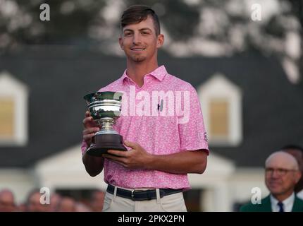 Augusta, USA. 9. April 2023. Sam Bennett aus den USA reagiert auf die Verleihung des Masters-Golfturniers 2023 im Augusta National Golf Club am 9. April 2023 in Augusta, USA. Kredit: Wu Xiaoling/Xinhua/Alamy Live News Stockfoto