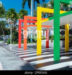 Spielplatz im Park Miami Beach farbenfroh im Sommer Stockfoto