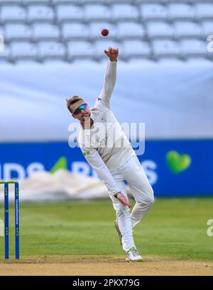 Derbyshire Captain Leus du Plooy Bowling ein County Championship Match zwischen Derbyshire und Worcestershire Stockfoto