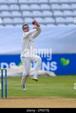 Derbyshire Captain Leus du Plooy Bowling ein County Championship Match zwischen Derbyshire und Worcestershire Stockfoto