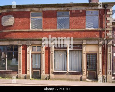 Historisches Gebäude der Co-operative Provision Society Ltd, Bury District, Walshaw Branch No. 6,1891, Butcher and News Room, Lancashire, Großbritannien. Stockfoto