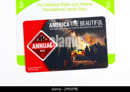 Ein America The Beautiful National Parks and Federal Recreational Lands Annual Pass. Mit dem Pass ist der Eintritt gebührenfrei. (Weitere Informationen) Stockfoto