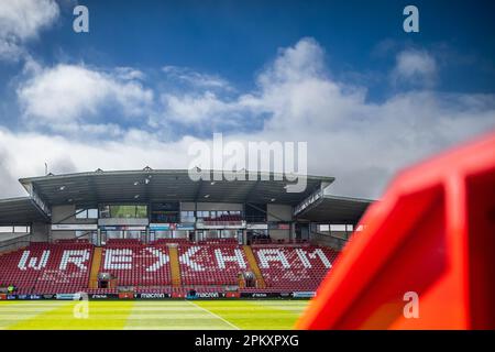 Wrexham, Großbritannien. 10. April 2023. Ein allgemeiner Überblick über den Rennplatz vor dem Spiel der Vanarama National League Wrexham vs Notts County auf dem Rennplatz, Wrexham, Vereinigtes Königreich, 10. April 2023 (Foto von Ritchie Sumpter/News Images) in Wrexham, Vereinigtes Königreich, am 4./10. April 2023. (Foto: Ritchie Sumpter/News Images/Sipa USA) Guthaben: SIPA USA/Alamy Live News Stockfoto