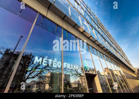 Außenansicht des Gebäudes mit Sitz von Météo-France, dem französischen Offiziellen Dienst für Meteorologie und Klimatologie in Frankreich Stockfoto