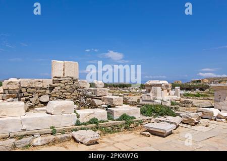 Ruinen der antiken Stadt von Delos, Insel Delos, Cyclades, Ägäis, Griechenland Stockfoto