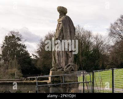 Statue, die die Türkei personifiziert, von Baron Carlo Marochetti im Crystal Palace Park. Für den 1854 eröffneten Crystal Palace in Sydenham. Stockfoto