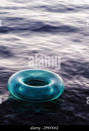 Blauer transparenter Schwimmkreis, der abends auf einem klaren, sich in der Natur aufreißenden Meer schwimmt Stockfoto