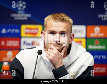 Matthijs de Ligt von Bayern München während einer Pressekonferenz im Etihad-Stadion in Manchester. Foto: Montag, 10. April 2023. Stockfoto