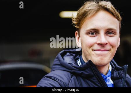 Oulton Park, Cheshire, Großbritannien. 10. April 2023. Garage 59 McLaren 720S GT3 Fahrer Marvin Kirchhöfer in der Pro-am-Klasse GT3 in Runde 1 der British GT Championship von Intelligent Money im Oulton Park. 10. April 2023 Kredit: Jurek Biegus/Alamy Live News Stockfoto