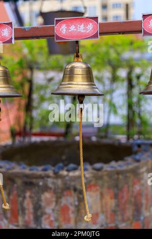 Wishing well in Thian Hock Keng Temple, Singapur Stockfoto