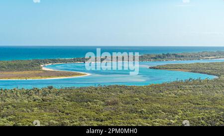 Seascape am Lakes Eingang. Dies ist einer von vielen wunderschönen natürlichen Orten an der Südküste zwischen Sydney und Melbourne. Stockfoto