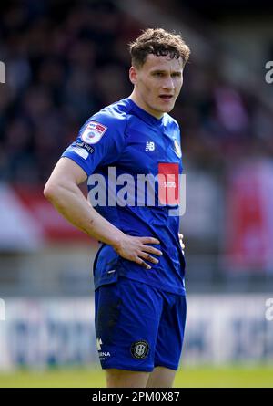 Toby Sims von Harrogate Town während des Spiels Sky Bet League Two in der Brisbane Road, London. Foto: Montag, 10. April 2023. Stockfoto