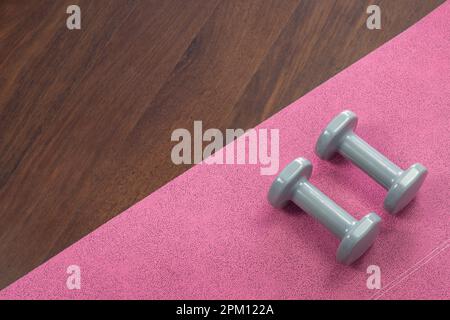 Fitnessgeräte und Zubehör für Sport und persönliches Training Stockfoto