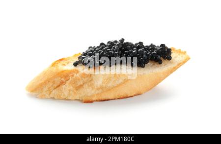 Leckeres Bruschetta mit schwarzem Kaviar auf weißem Hintergrund Stockfoto