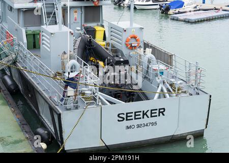 HMC Seeker das führende Schiff der Zoll- und Verbrauchsteuerflotte von 42-Meter-Zollpatrouillenschiffen, gesehen in Ramsgate Port England Großbritannien Stockfoto