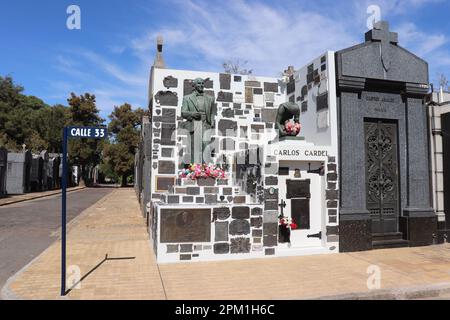 Grab des Tangosängers Carlos Gardel auf dem öffentlichen Friedhof von La Chacarita Stockfoto