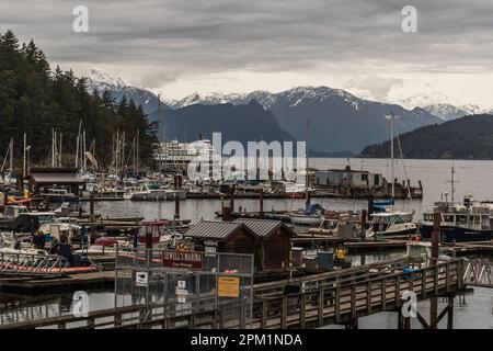 Horseshoe Bay ist eine Erweiterung von West Vancouver im unteren Festland von British Columbia und beherbergt rund 1000 Einwohner das ganze Jahr über. Stockfoto