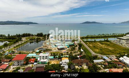 Bandaraya Kota Kinabalu Moschee und Meer. Sabah, Borneo. Malaysia. Stockfoto