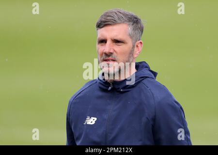 Dagenham und Redbridge managerÊBen Strevens während Dagenham & Redbridge vs Chesterfield, Vanarama National League Football im Chigwell Constructio Stockfoto