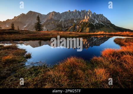 Kleiner Teich mit Hochkönig und Mandlwand hinten, Berchtesgadener Alpen, Salzburg, Österreich Stockfoto