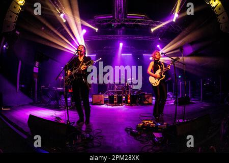 Mailand Italien 2. April 2023 Samantha Fish & Jesse Dayton live im Magazzini Generali Milan © Roberto Finizio / Alamy Stockfoto