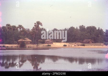 Chandrabhaga, der antike Fluss soll in einer Entfernung von etwa zwei km vom Sonnentempel des 13. Jahrhunderts in Konark existiert haben, Chenab ist allgemein bekannt als Chandra Bhaga. Der Fluss Chenab stammt aus Tandi in Lahul Spiti, wo sich zwei Rivulette, Chandra und Bhaga, treffen, um diesen Fluss zu bilden. Er ist der größte Fluss des Bundesstaates Himachal Pradesh in Bezug auf die Wasserdichte. Stockfoto