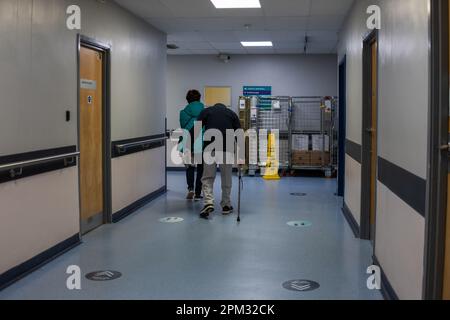 Korridore im Royal surrey Hospital Stockfoto