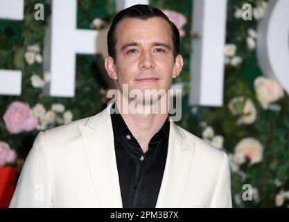 London, Großbritannien. 22. März 2022. Luke Thompson besucht die Weltpremiere der „Bridgerton“ Staffel 2 im Tate Modern in London. (Foto: Fred Duval/SOPA Images/Sipa USA) Guthaben: SIPA USA/Alamy Live News Stockfoto