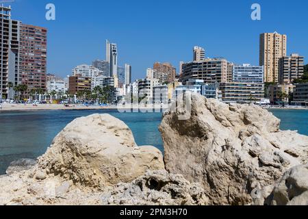 Wunderschöne Aussicht auf den finestrat Strand in Alicante spanien Stockfoto