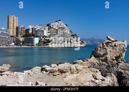 Blick auf den strand finestrat in Alicante spanien Stockfoto