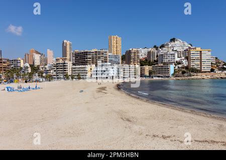 Wunderschöne Aussicht auf den finestrat Strand in Alicante spanien Stockfoto